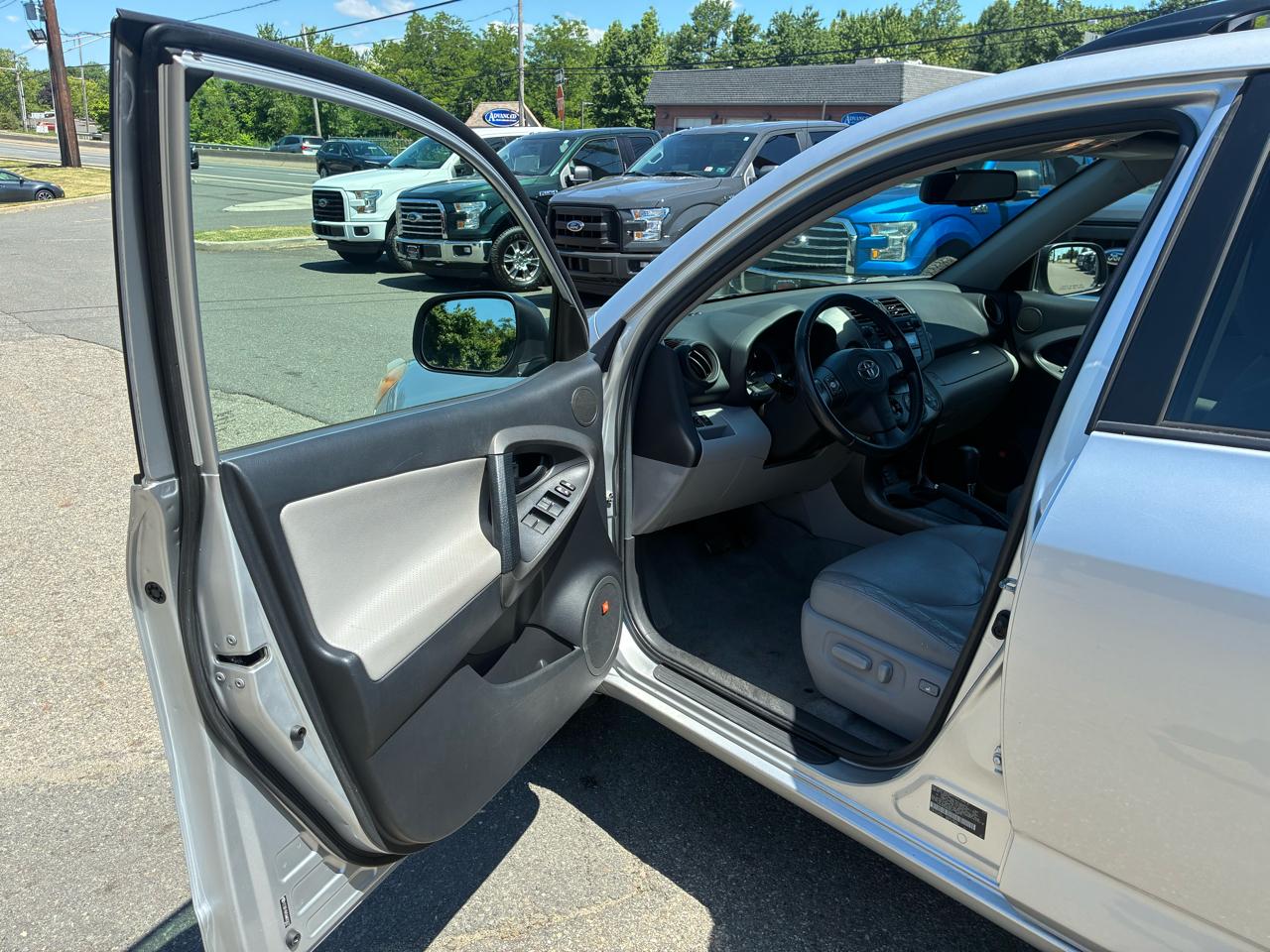Toyota RAV4 Limited I4 4WD 2010