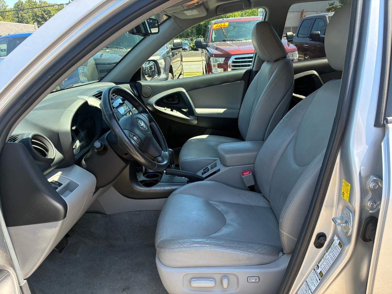 Toyota RAV4 Limited I4 4WD 2010