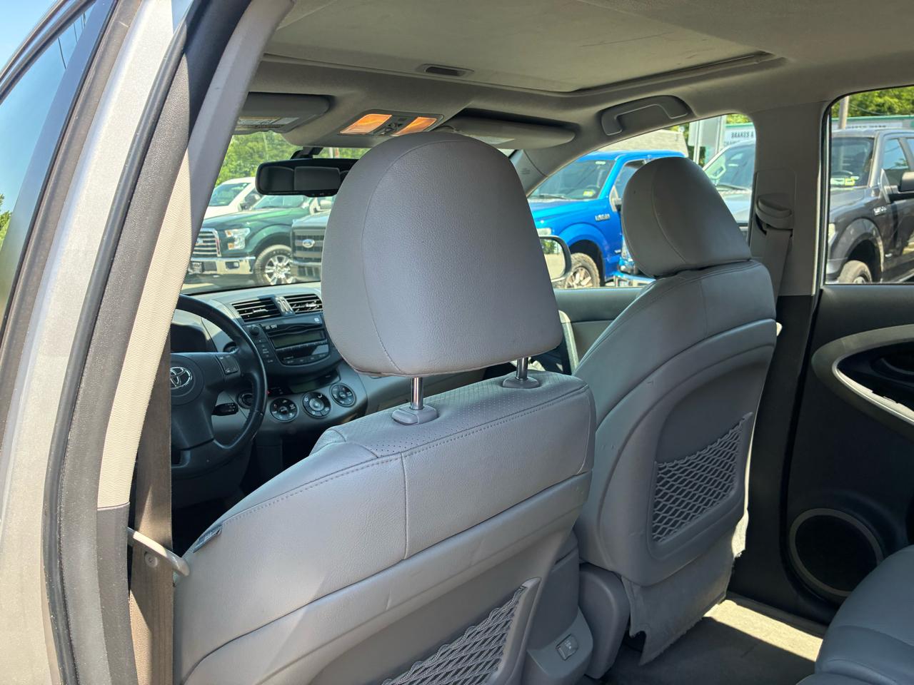 Toyota RAV4 Limited I4 4WD 2010