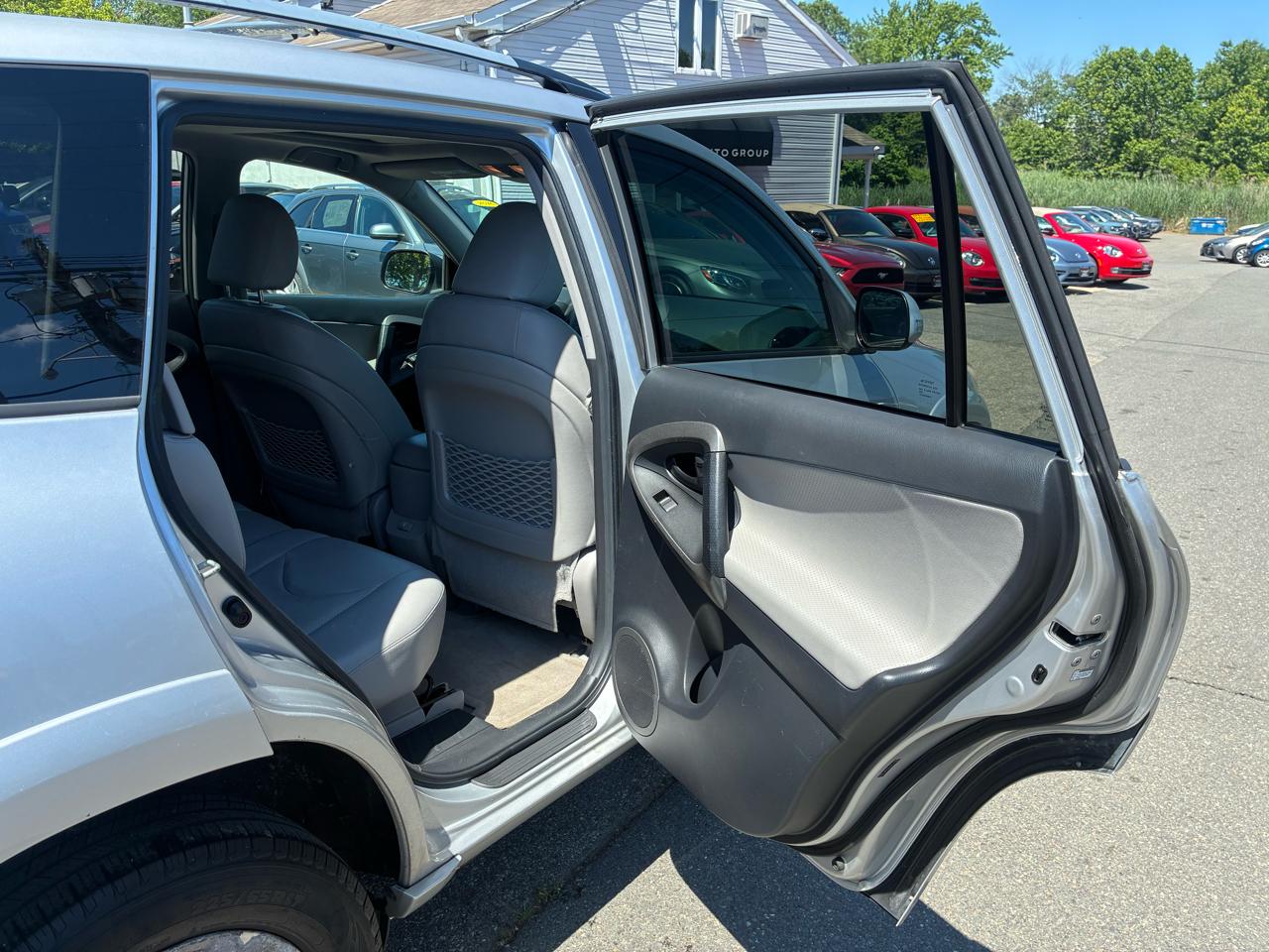 Toyota RAV4 Limited I4 4WD 2010