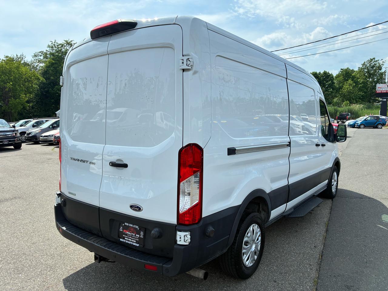 Ford Transit 250 Van Med. Roof w/Sliding Pass. 130-in. WB 2020