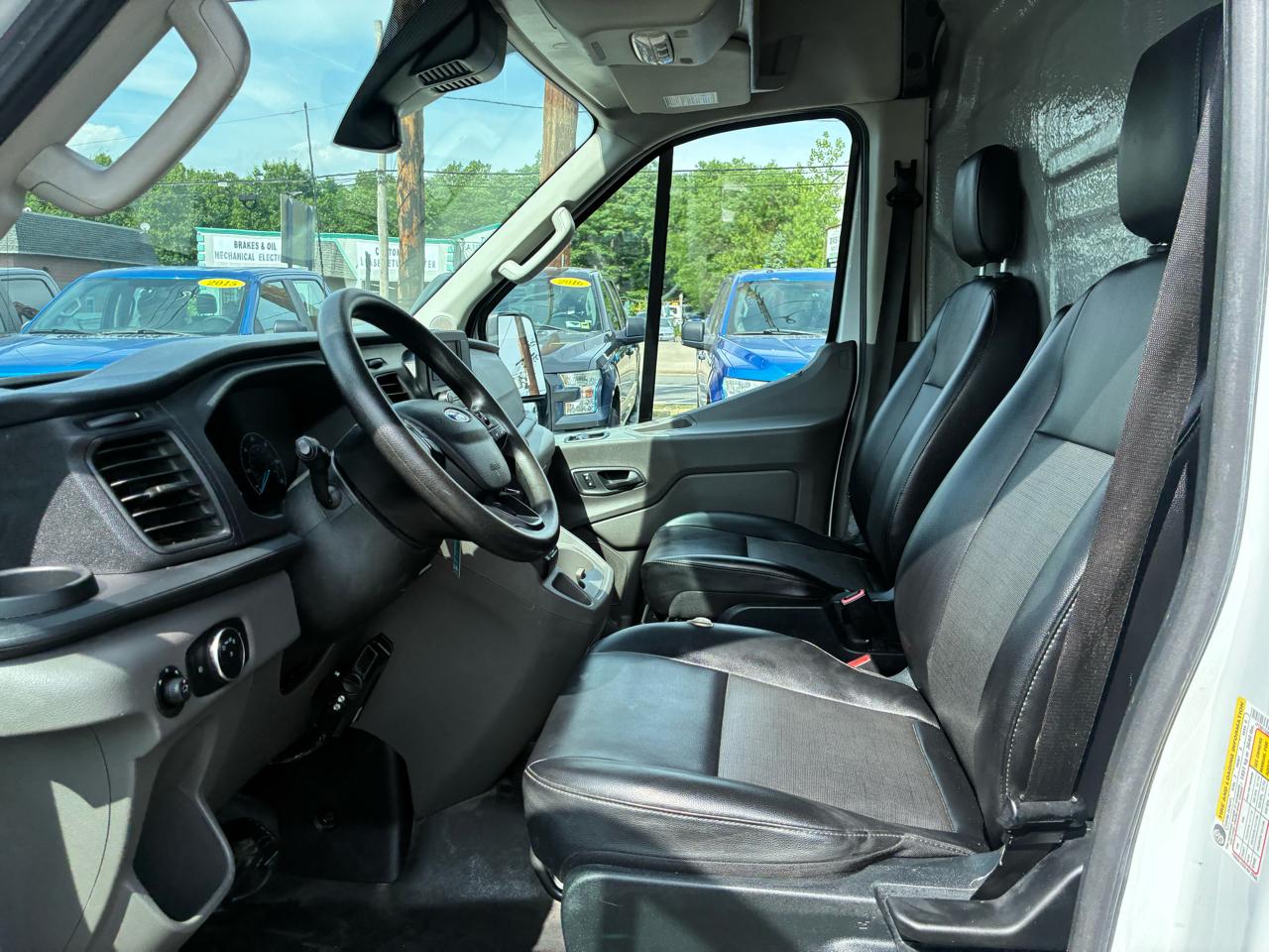 Ford Transit 250 Van Med. Roof w/Sliding Pass. 130-in. WB 2020