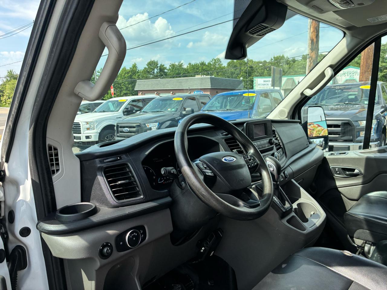 Ford Transit 250 Van Med. Roof w/Sliding Pass. 130-in. WB 2020
