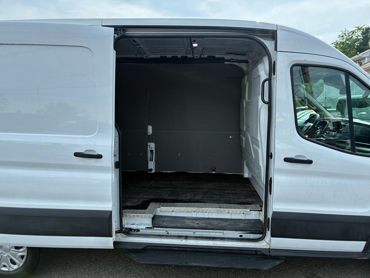 Ford Transit 250 Van Med. Roof w/Sliding Pass. 130-in. WB 2020