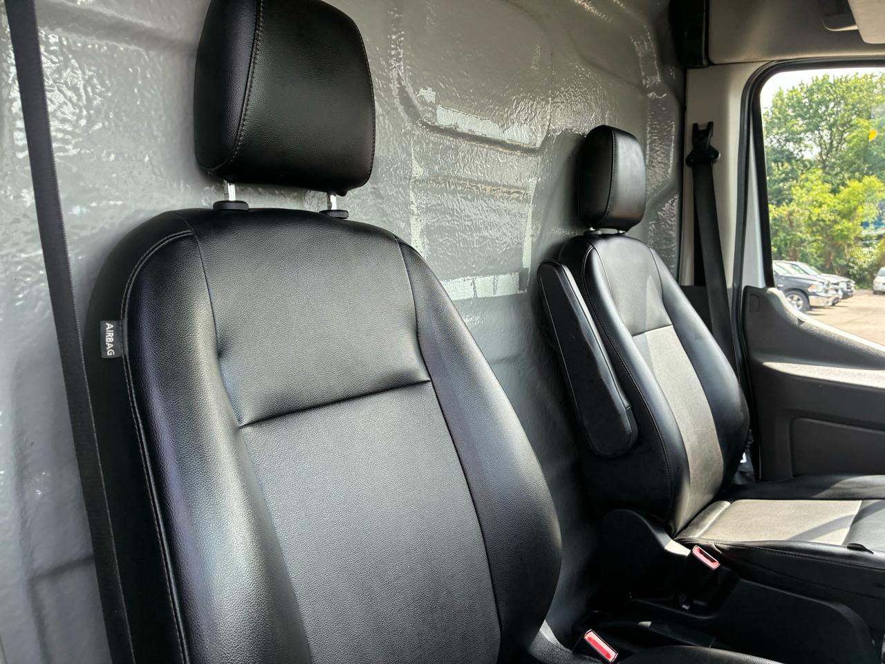 Ford Transit 250 Van Med. Roof w/Sliding Pass. 130-in. WB 2020