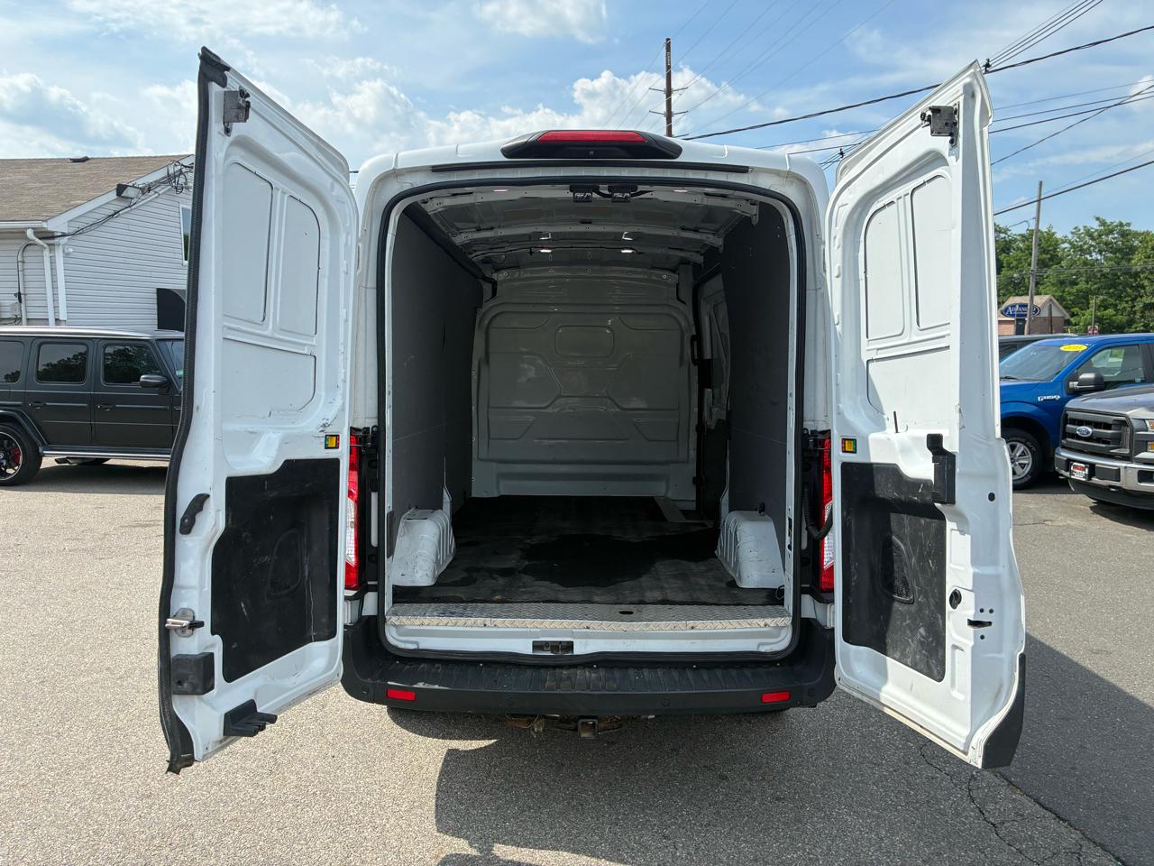 Ford Transit 250 Van Med. Roof w/Sliding Pass. 130-in. WB 2020