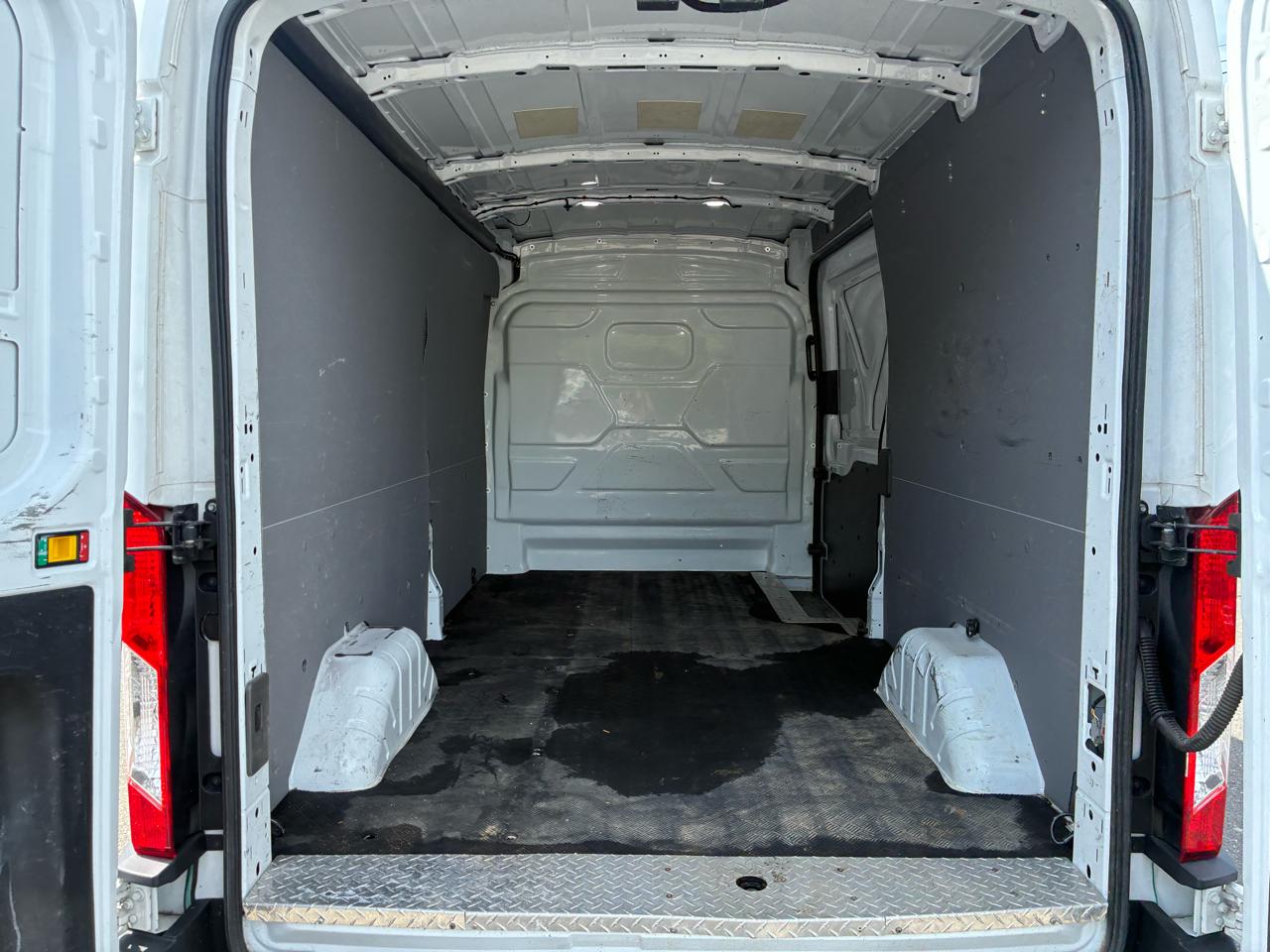 Ford Transit 250 Van Med. Roof w/Sliding Pass. 130-in. WB 2020