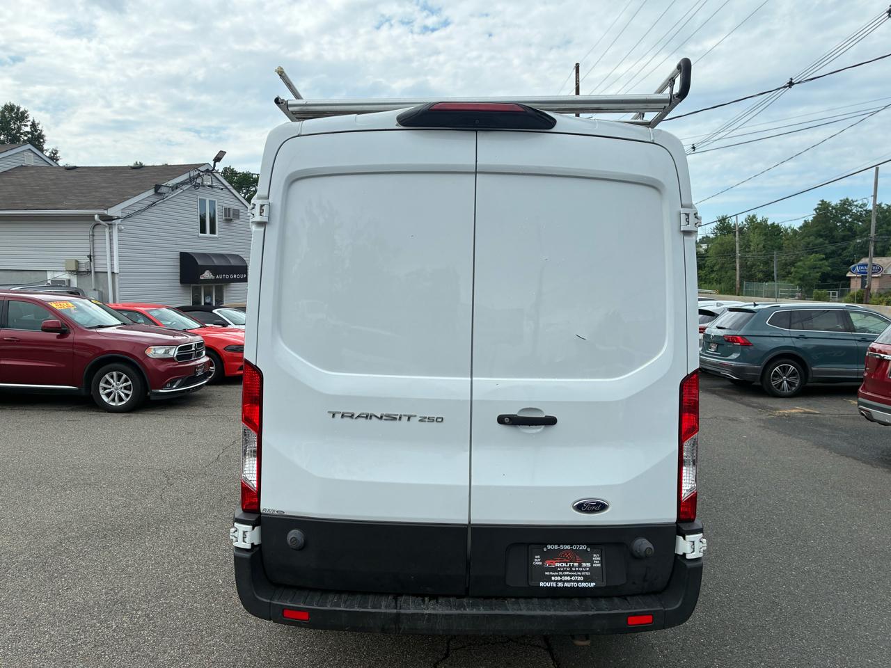 Ford Transit 250 Van Med. Roof w/Sliding Pass. 148-in. WB 2019
