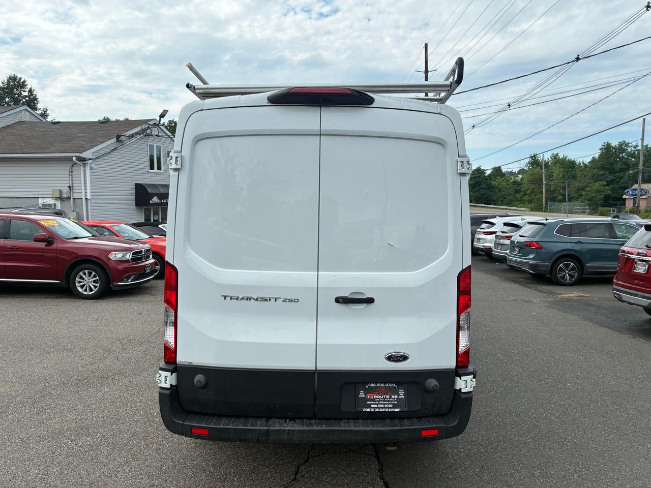 Ford Transit 250 Van Med. Roof w/Sliding Pass. 148-in. WB 2019