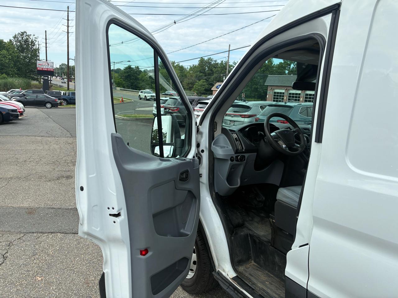 Ford Transit 250 Van Med. Roof w/Sliding Pass. 148-in. WB 2019