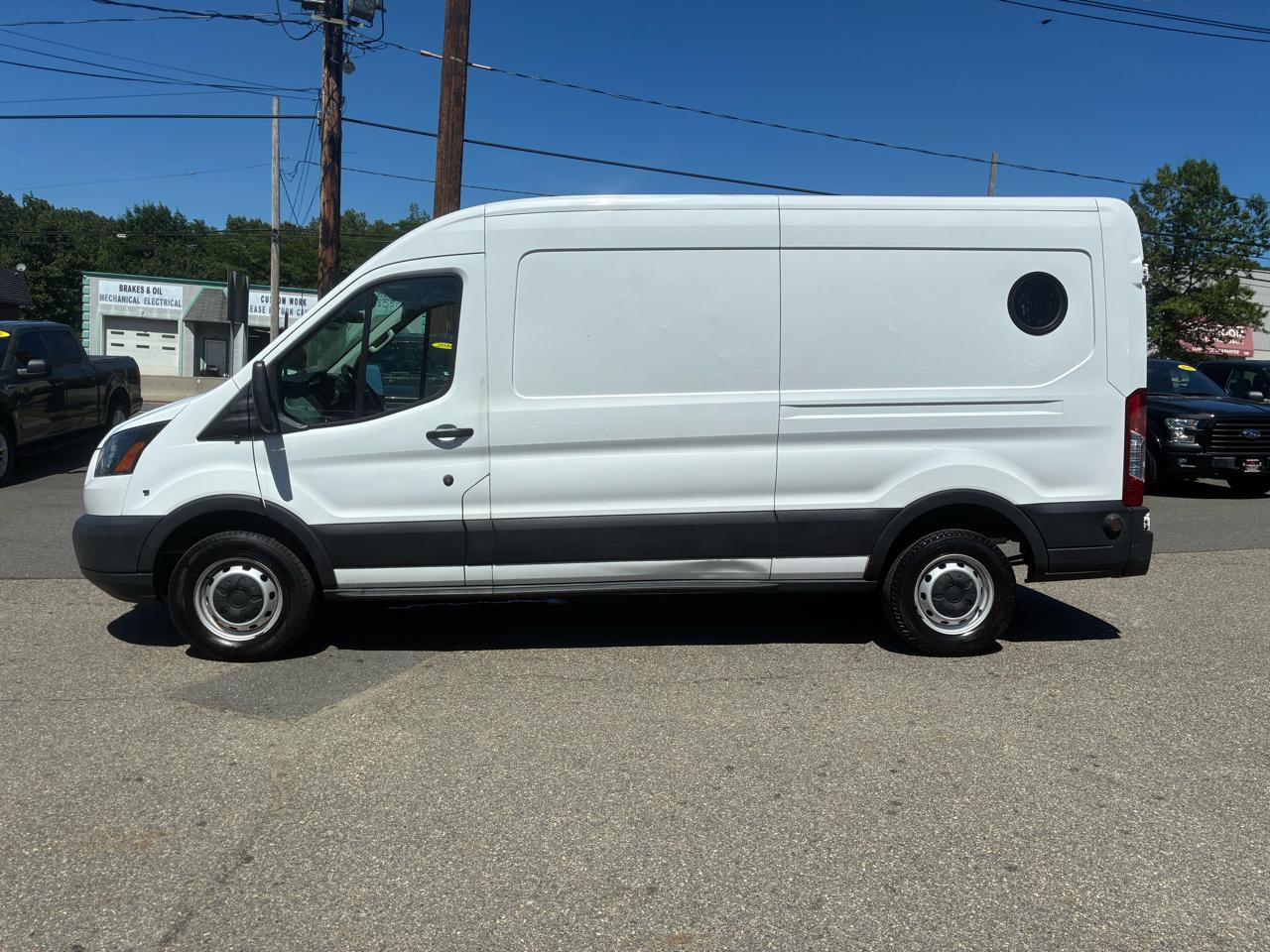 Ford Transit 250 Van Med. Roof w/Sliding Pass. 148-in. WB 2019
