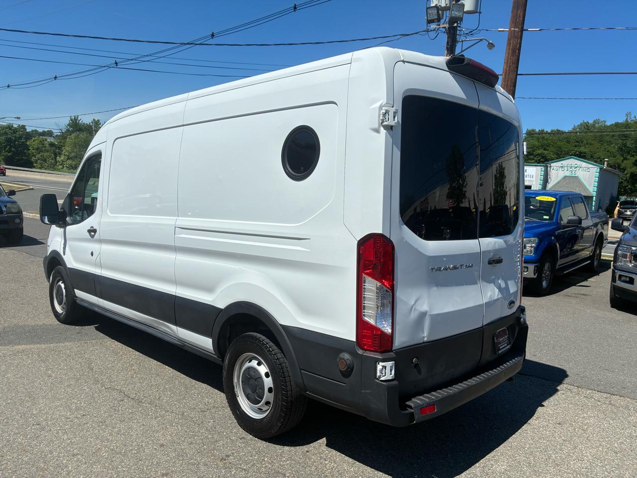 Ford Transit 250 Van Med. Roof w/Sliding Pass. 148-in. WB 2019