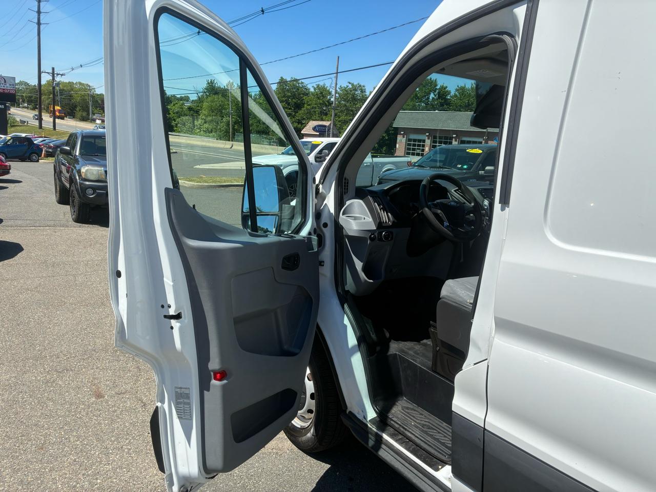 Ford Transit 250 Van Med. Roof w/Sliding Pass. 148-in. WB 2019