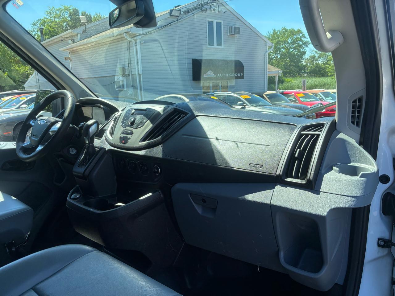 Ford Transit 250 Van Med. Roof w/Sliding Pass. 148-in. WB 2019