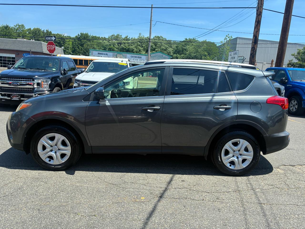 Toyota RAV4 LE AWD 2015