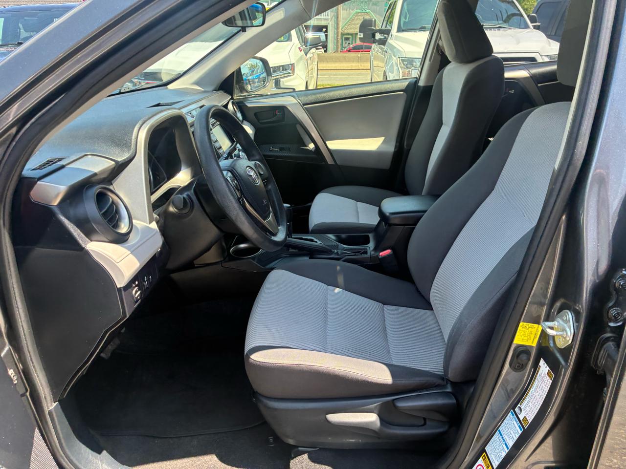 Toyota RAV4 LE AWD 2015