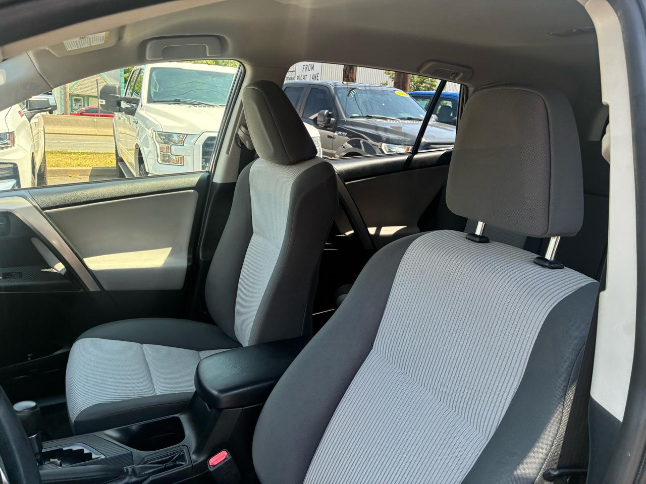 Toyota RAV4 LE AWD 2015
