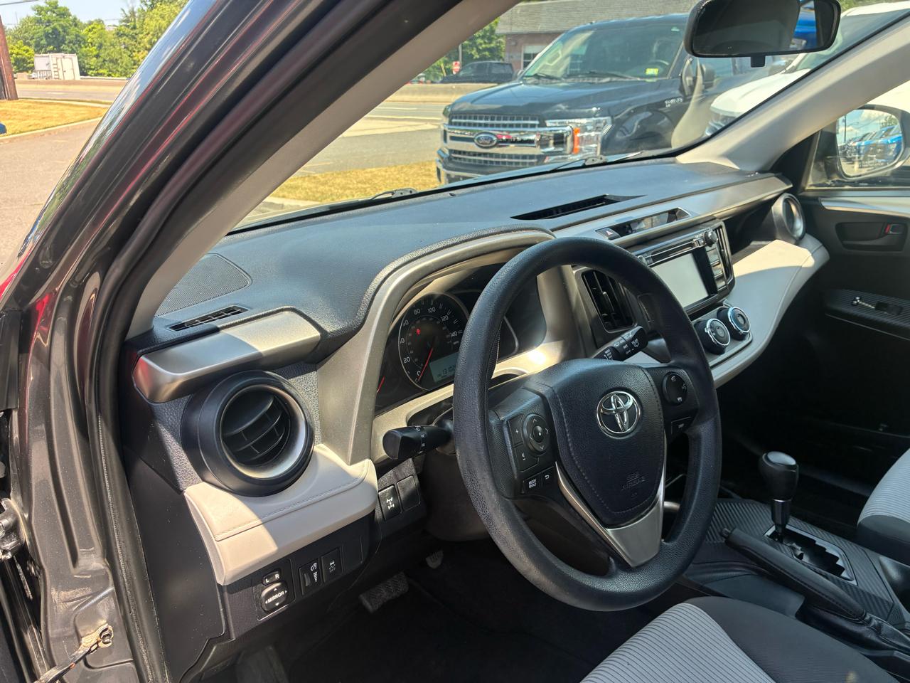 Toyota RAV4 LE AWD 2015