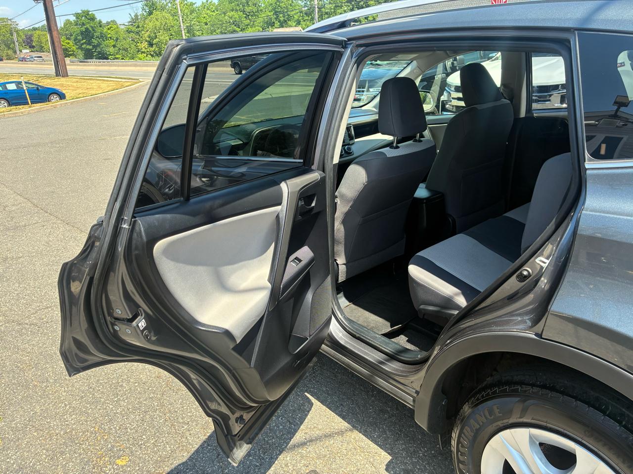 Toyota RAV4 LE AWD 2015