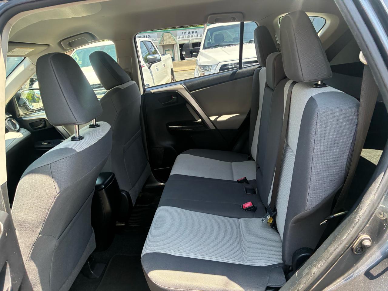 Toyota RAV4 LE AWD 2015
