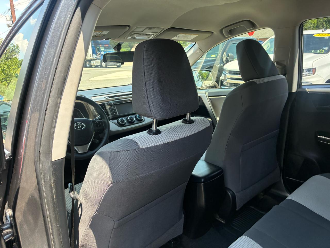 Toyota RAV4 LE AWD 2015