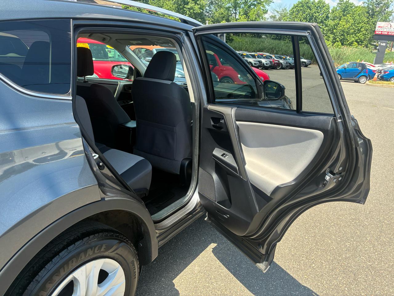Toyota RAV4 LE AWD 2015