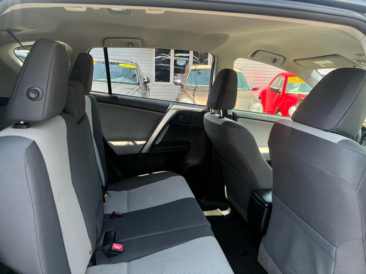Toyota RAV4 LE AWD 2015