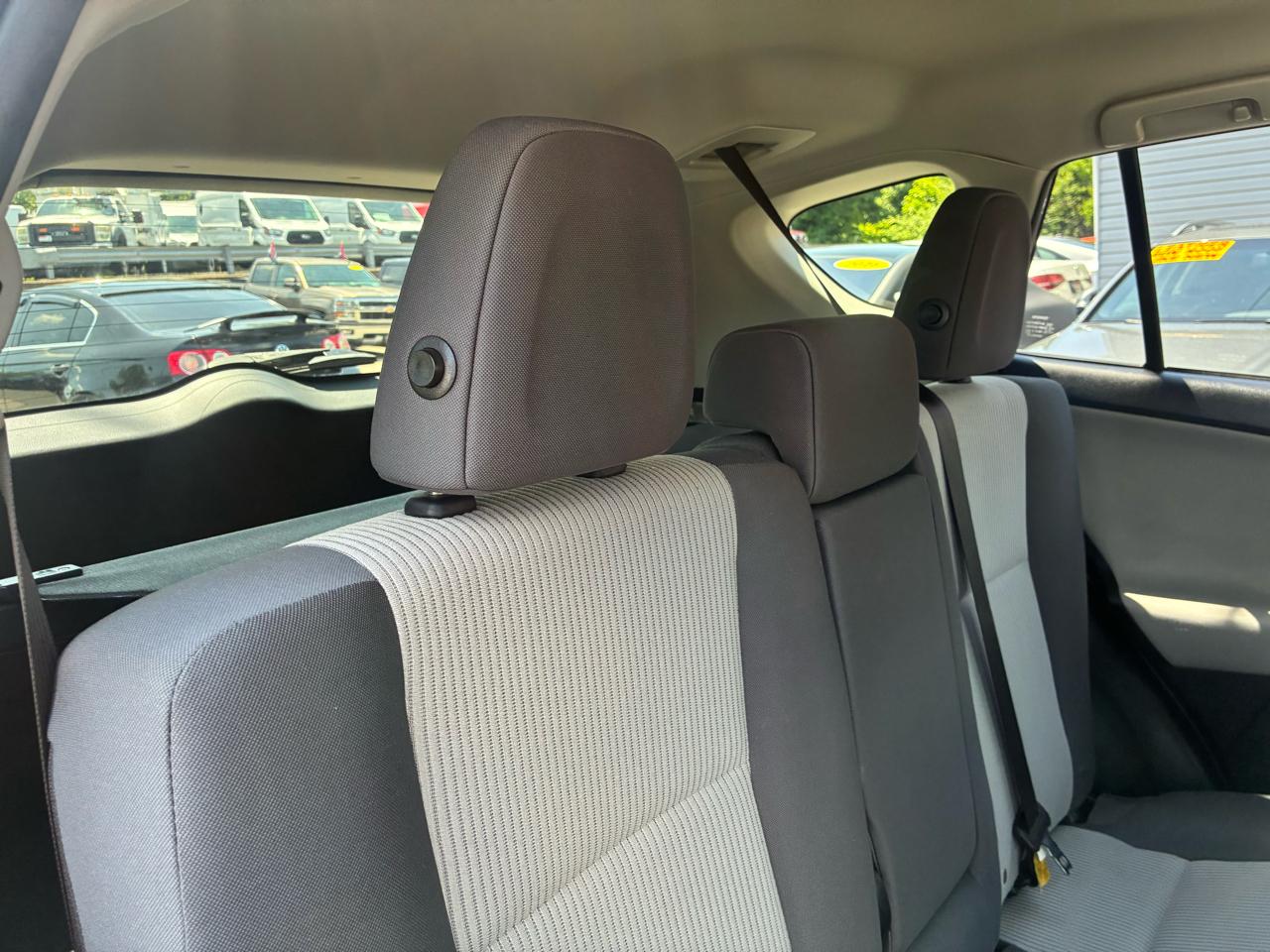 Toyota RAV4 LE AWD 2015