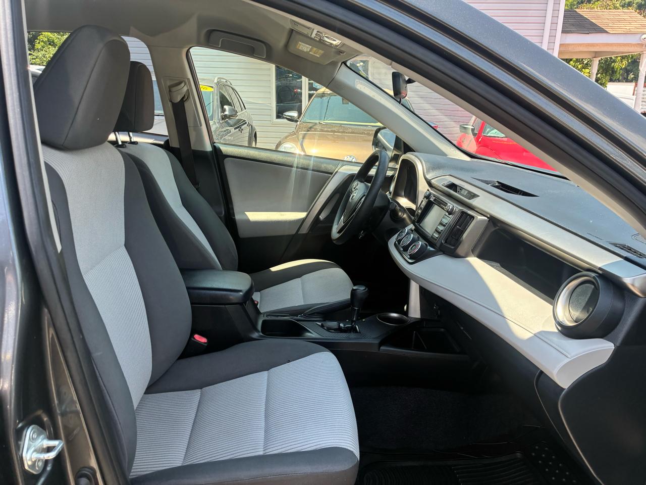 Toyota RAV4 LE AWD 2015