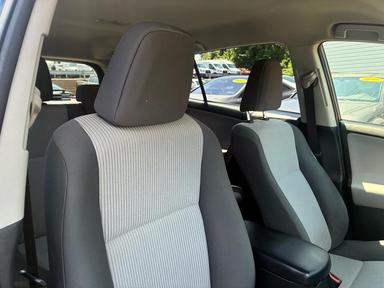 Toyota RAV4 LE AWD 2015