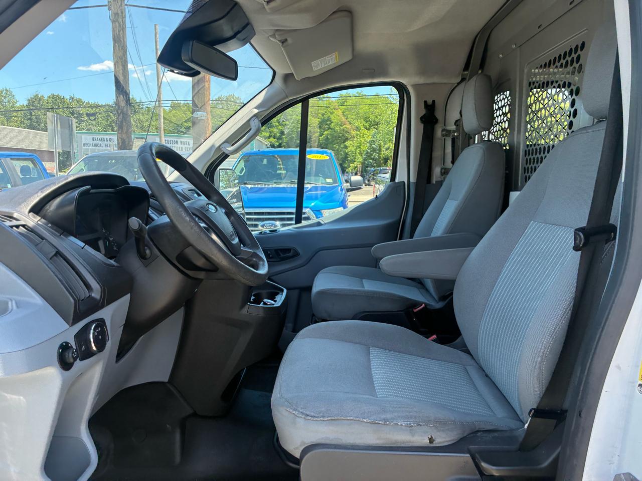 Ford Transit 250 Van Low Roof 60/40 Pass.130-in. WB 2019