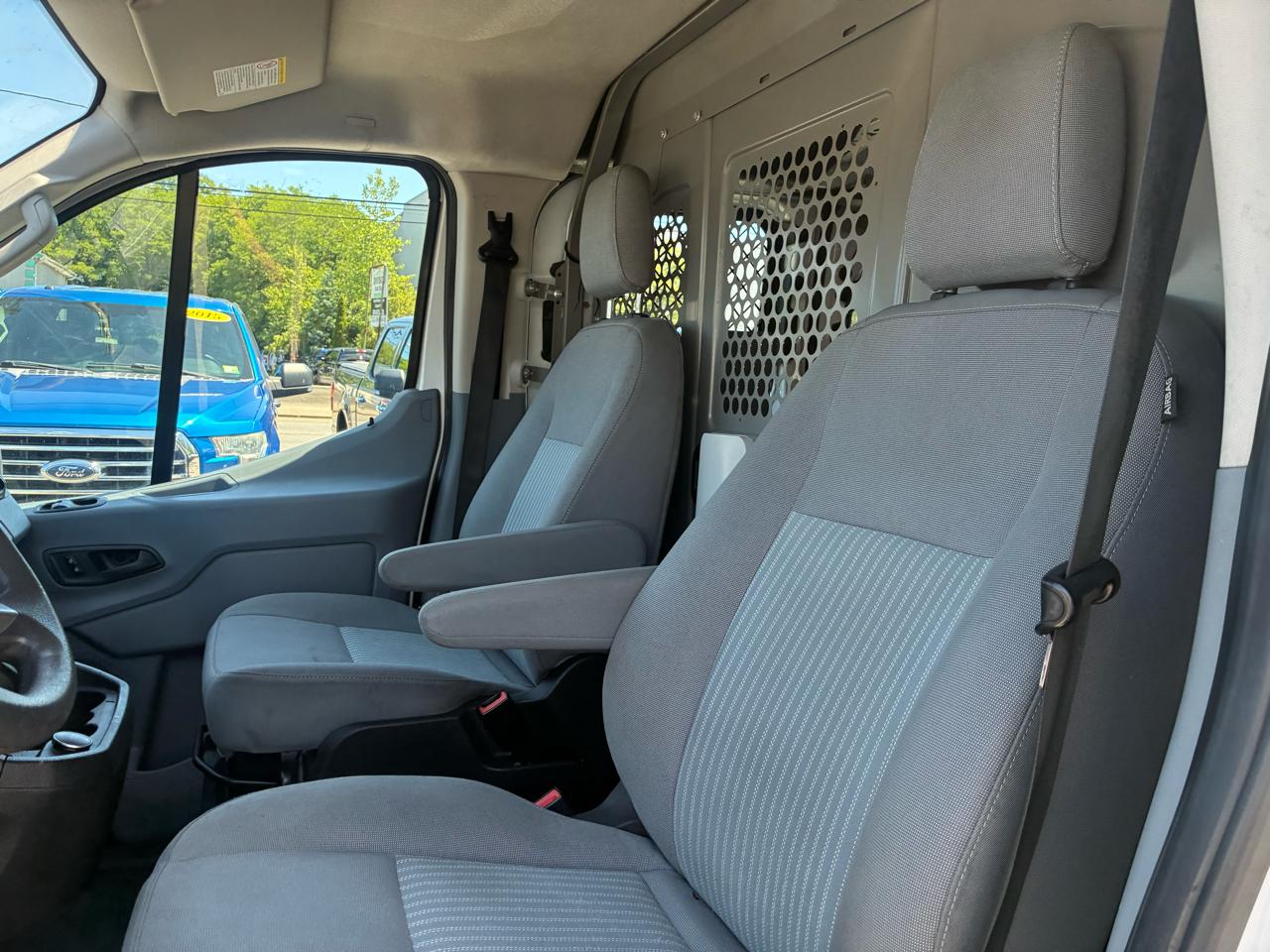 Ford Transit 250 Van Low Roof 60/40 Pass.130-in. WB 2019