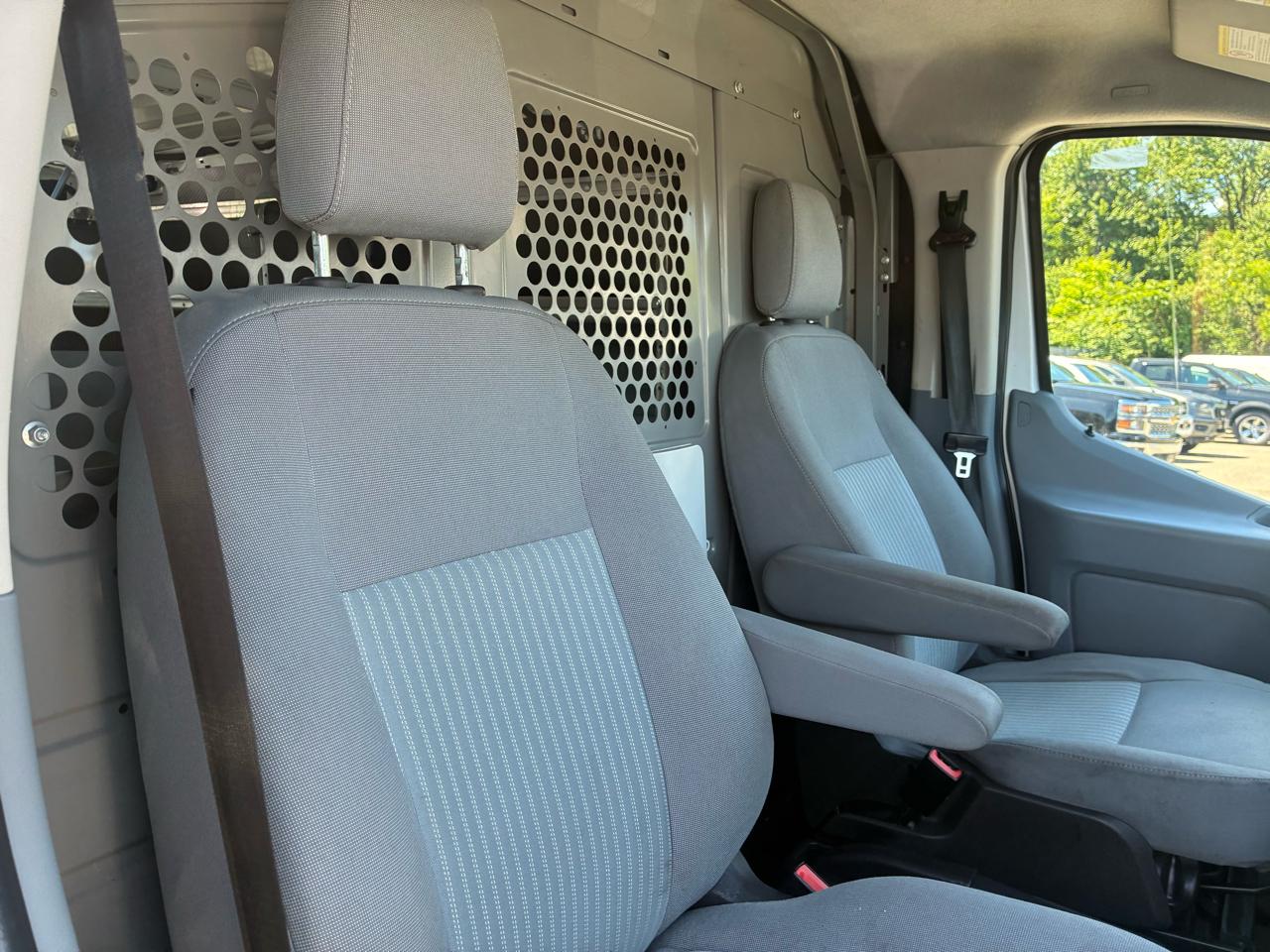 Ford Transit 250 Van Low Roof 60/40 Pass.130-in. WB 2019