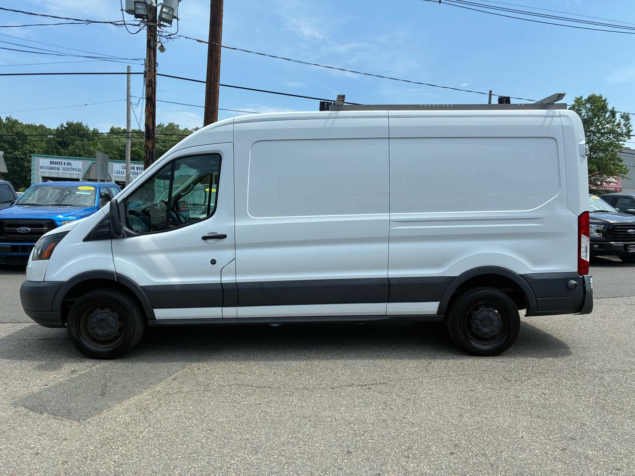 Ford Transit 250 Van Med. Roof w/Sliding Pass. 148-in. WB 2017