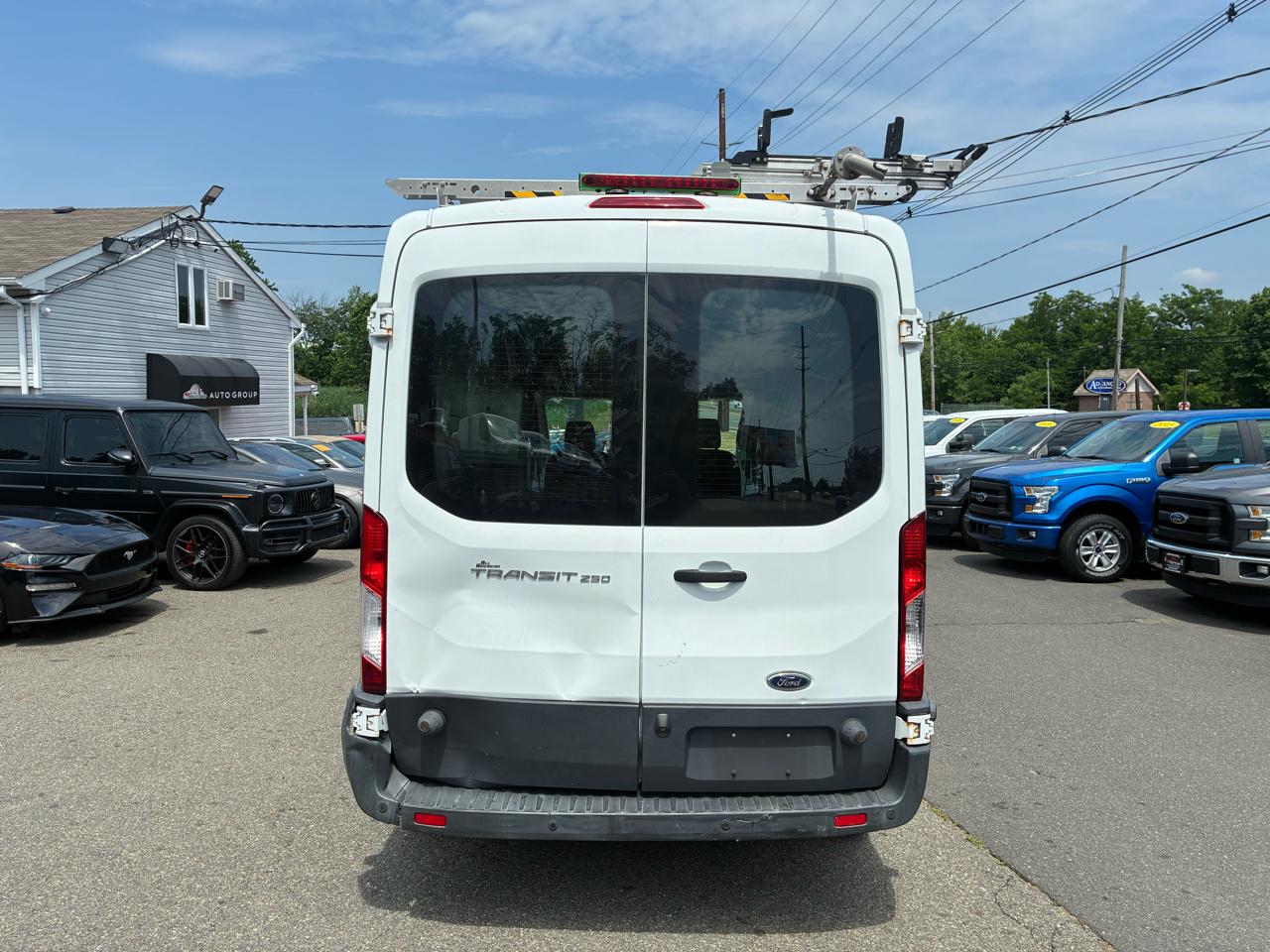 Ford Transit 250 Van Med. Roof w/Sliding Pass. 148-in. WB 2017