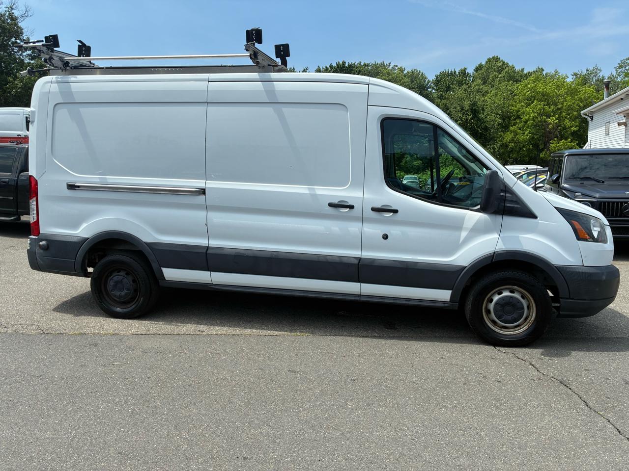 Ford Transit 250 Van Med. Roof w/Sliding Pass. 148-in. WB 2017