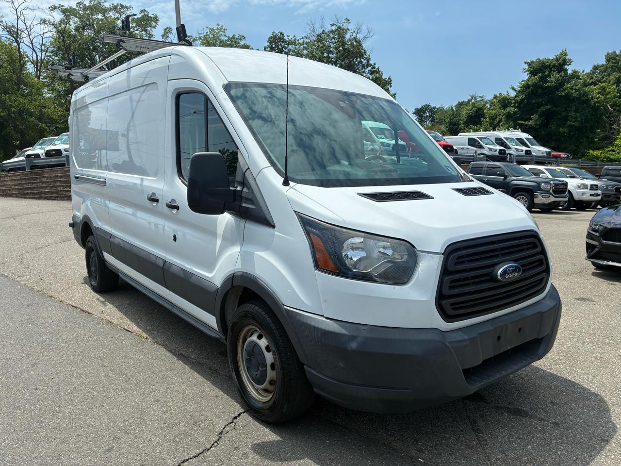 Ford Transit 250 Van Med. Roof w/Sliding Pass. 148-in. WB 2017