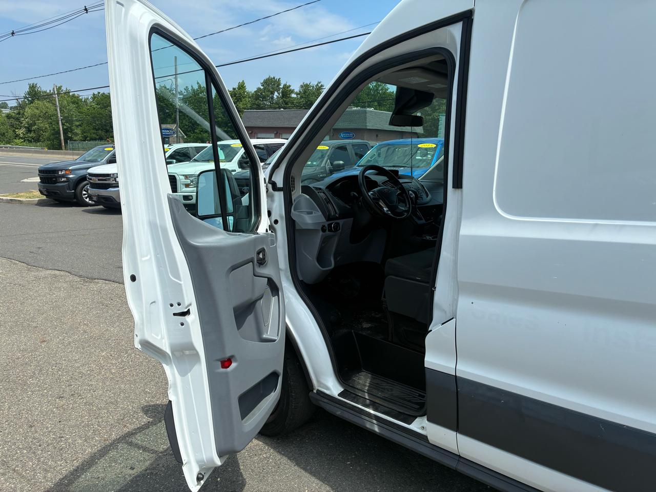 Ford Transit 250 Van Med. Roof w/Sliding Pass. 148-in. WB 2017