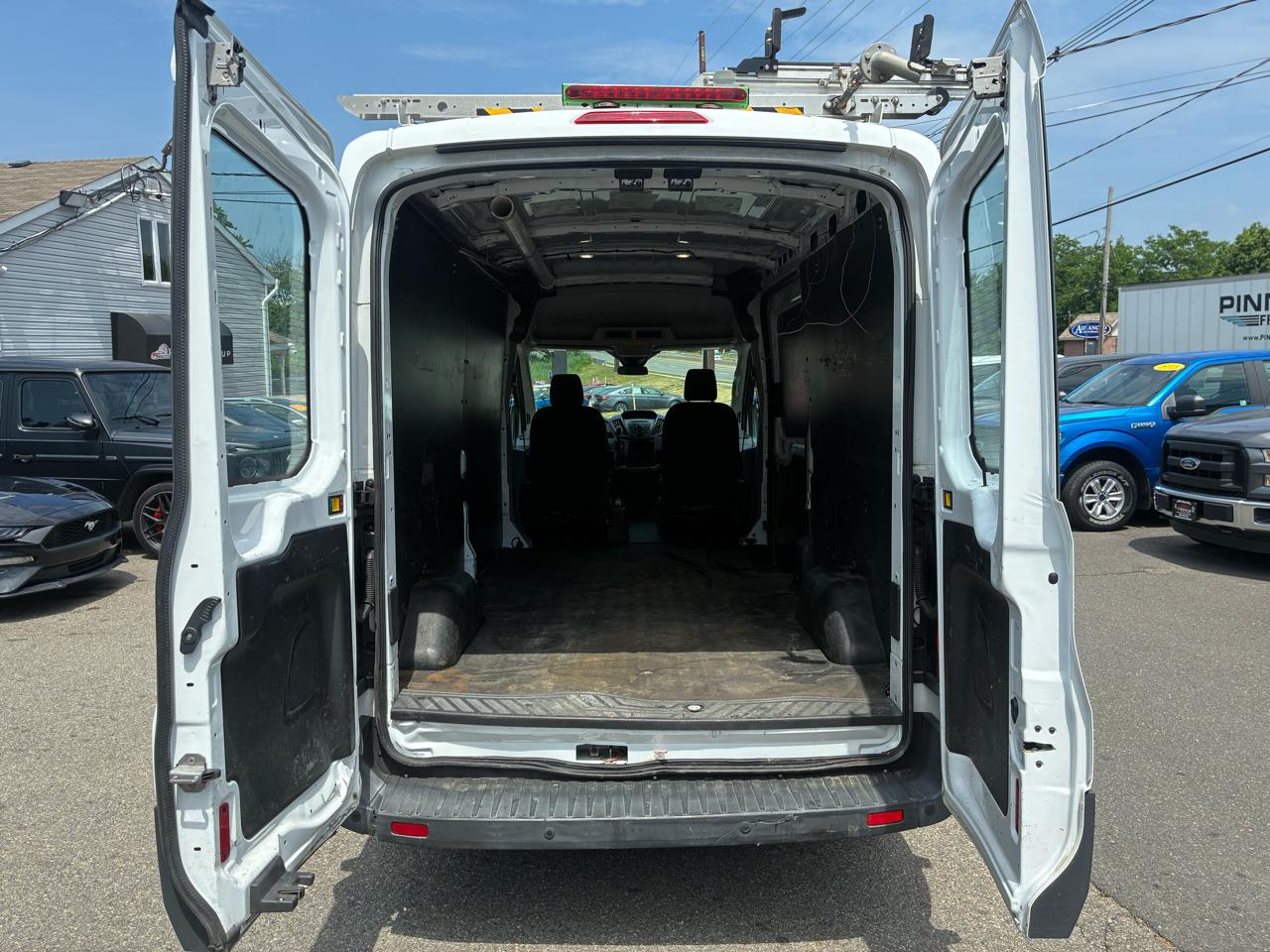Ford Transit 250 Van Med. Roof w/Sliding Pass. 148-in. WB 2017