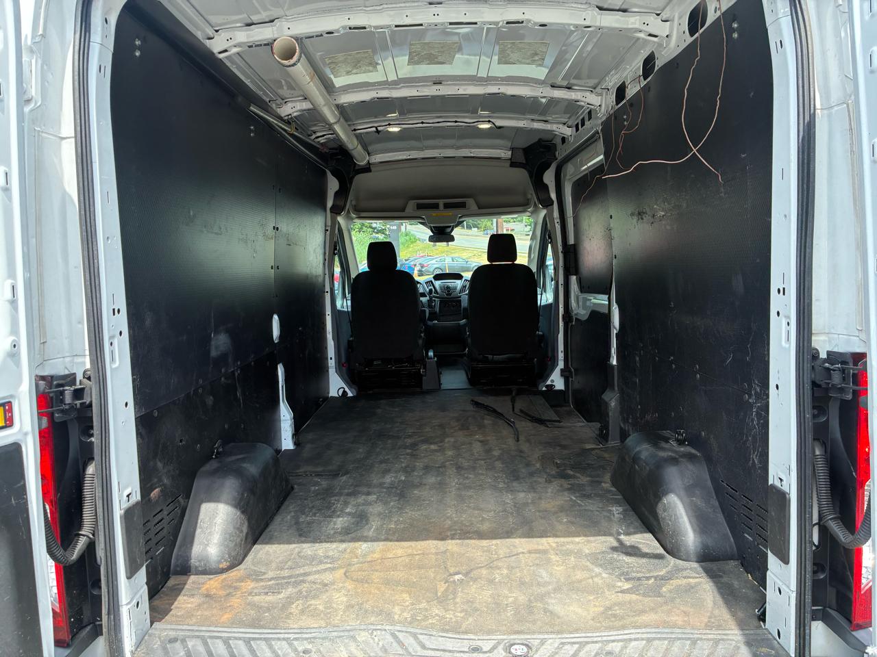 Ford Transit 250 Van Med. Roof w/Sliding Pass. 148-in. WB 2017
