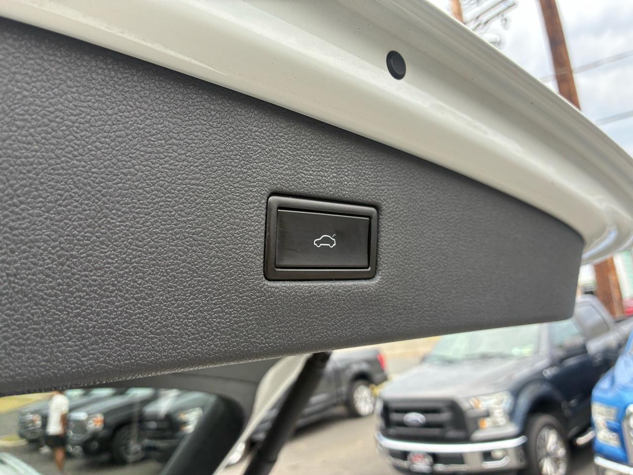 Volkswagen Tiguan SEL 4Motion AWD 2019