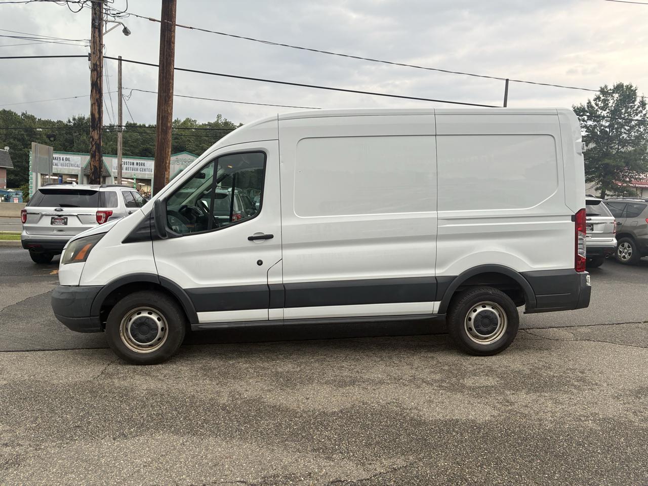 Ford Transit 250 Van Med. Roof w/Sliding Pass. 130-in. WB 2018