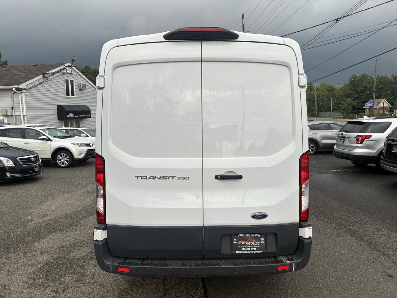 Ford Transit 250 Van Med. Roof w/Sliding Pass. 130-in. WB 2018