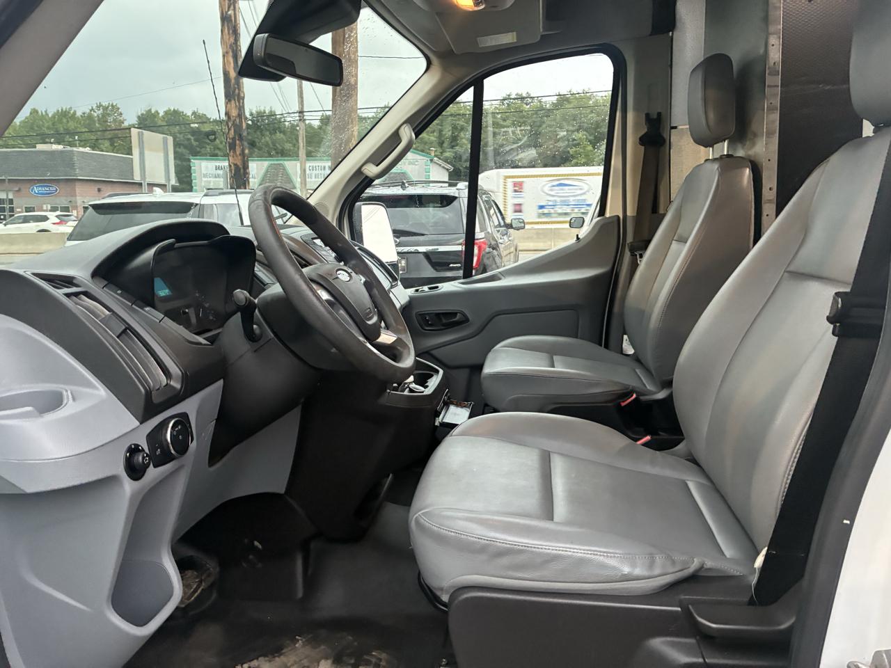 Ford Transit 250 Van Med. Roof w/Sliding Pass. 130-in. WB 2018