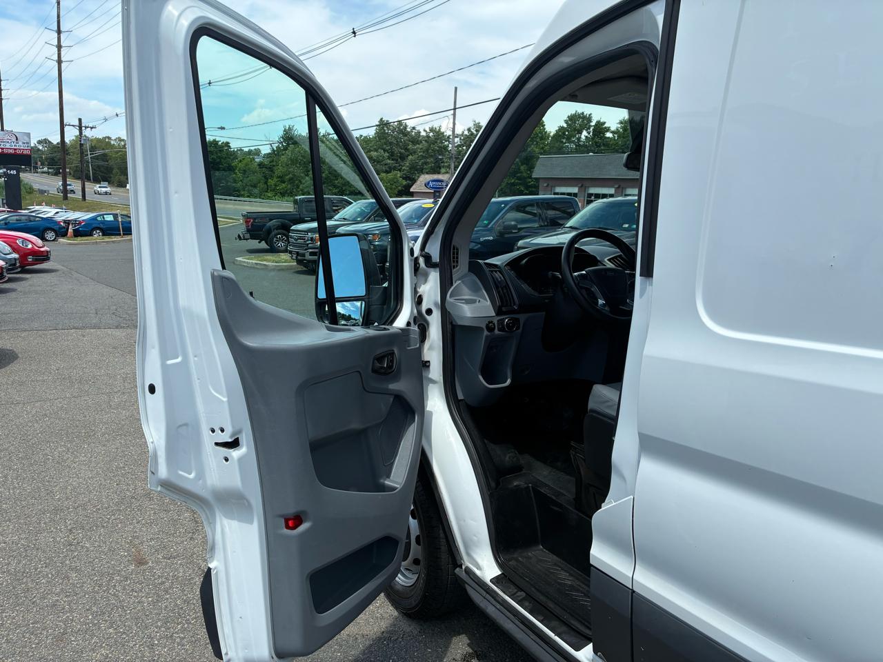 Ford Transit 350 Van Med. Roof w/Sliding Pass. 148-in. WB 2018