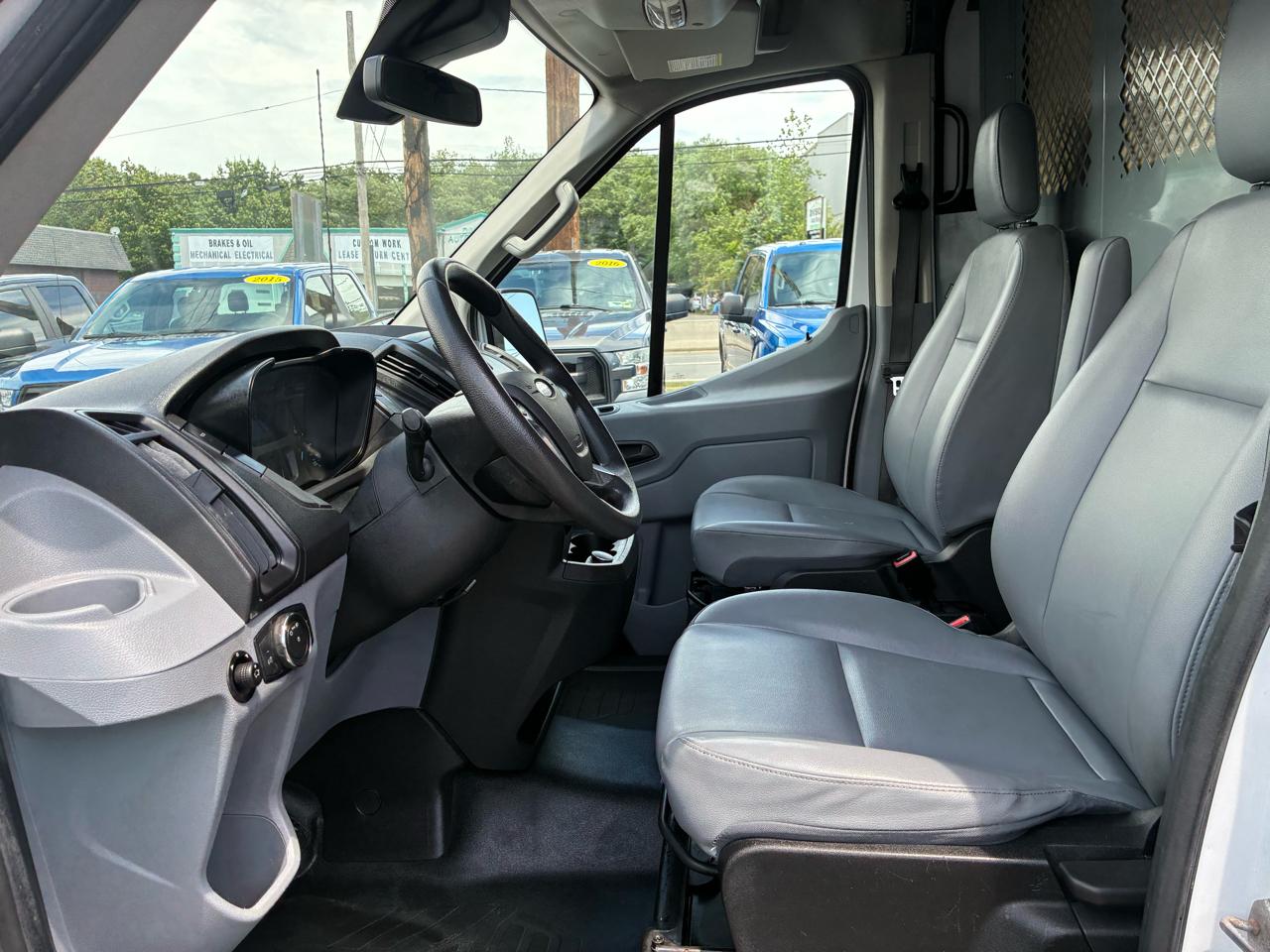 Ford Transit 350 Van Med. Roof w/Sliding Pass. 148-in. WB 2018