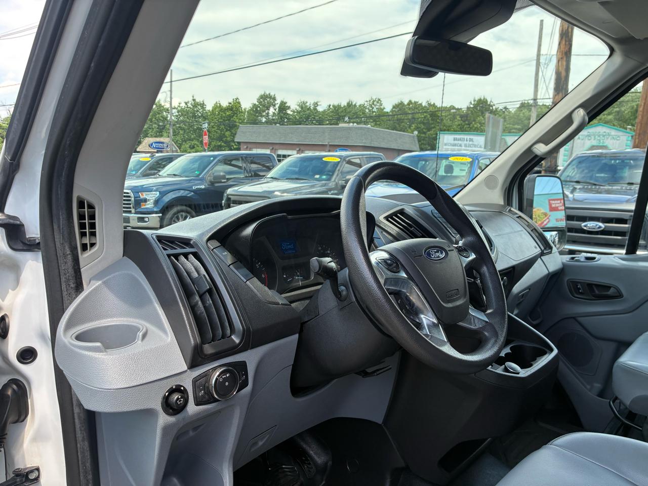 Ford Transit 350 Van Med. Roof w/Sliding Pass. 148-in. WB 2018