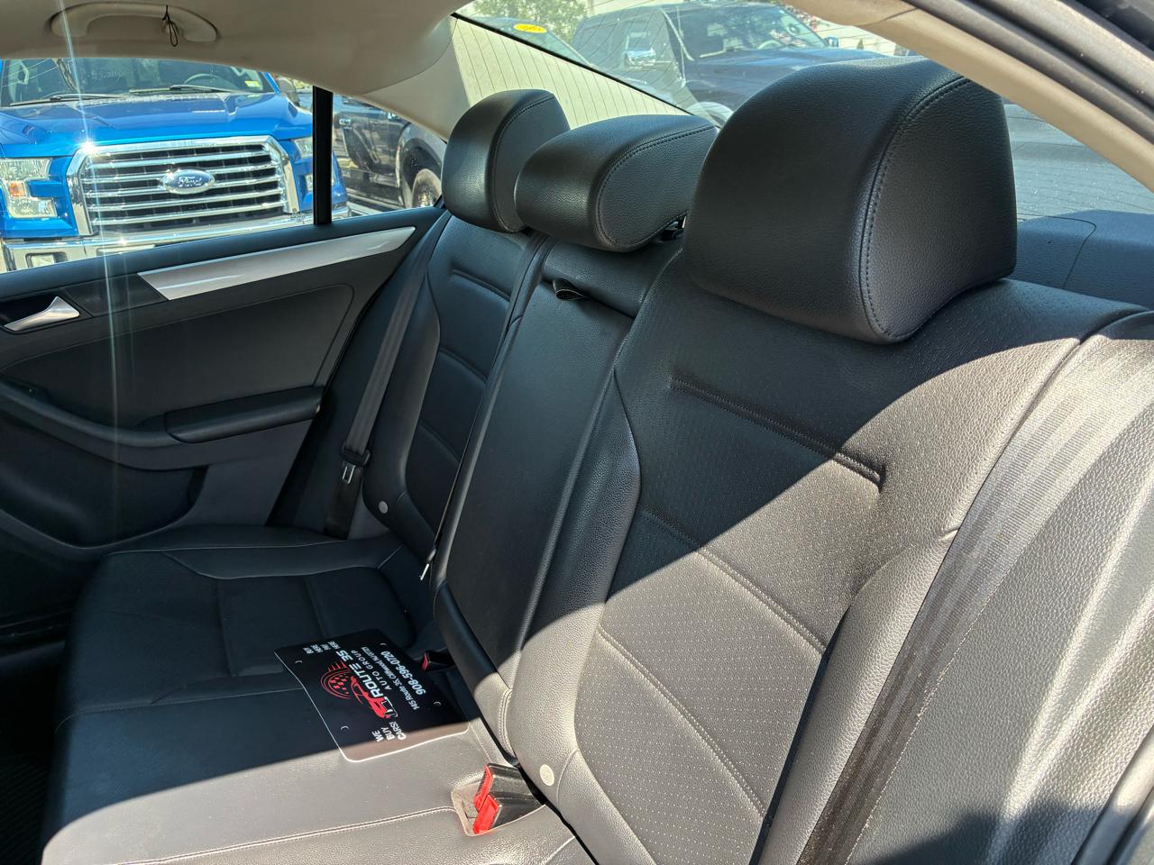 Volkswagen Jetta 1.4T SE 6A 2017