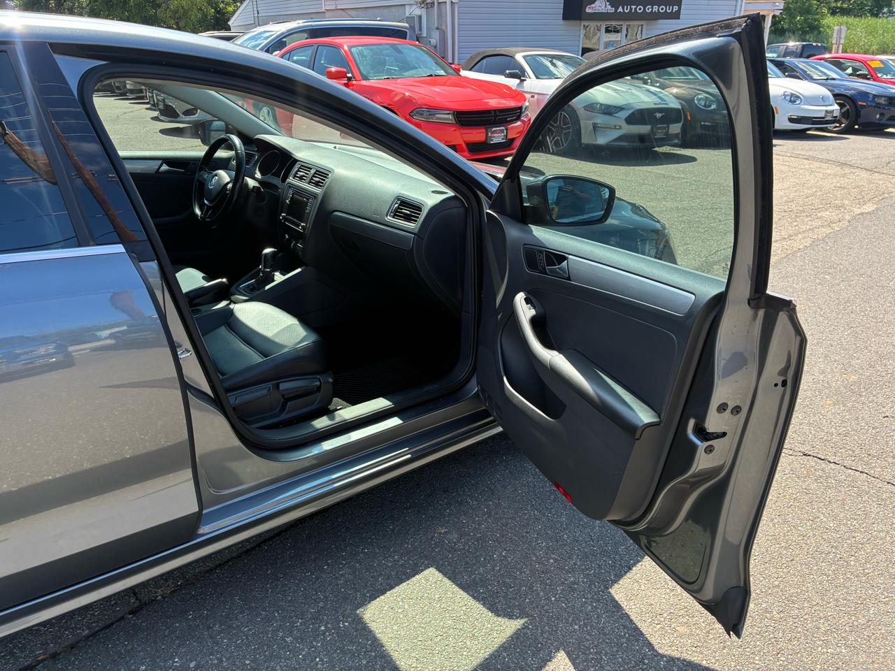 Volkswagen Jetta 1.4T SE 6A 2017
