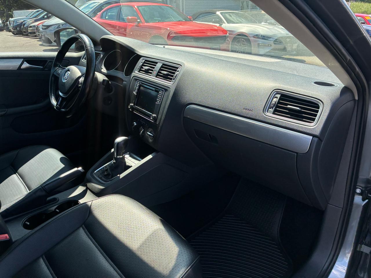Volkswagen Jetta 1.4T SE 6A 2017